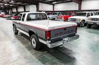 1992-Dodge-Dakota-Bright White Silver Metallic-597743-35.jpg